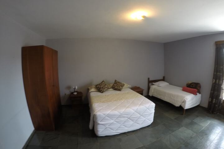 Room 2 of 10