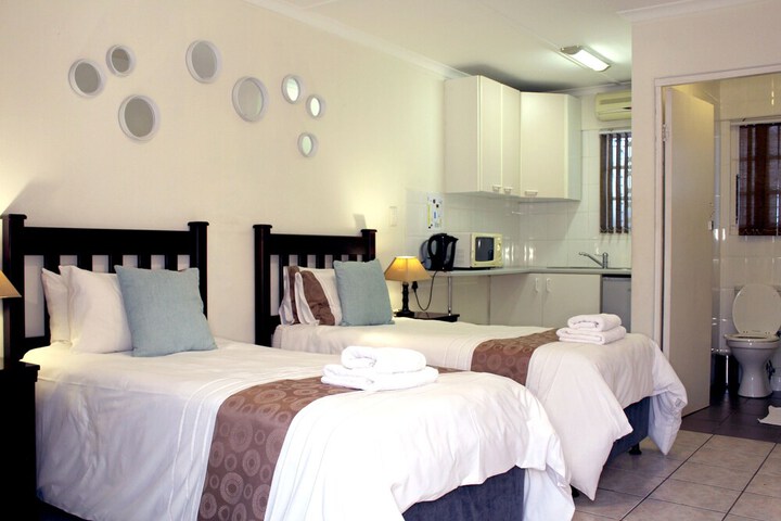 Room 16 of 38