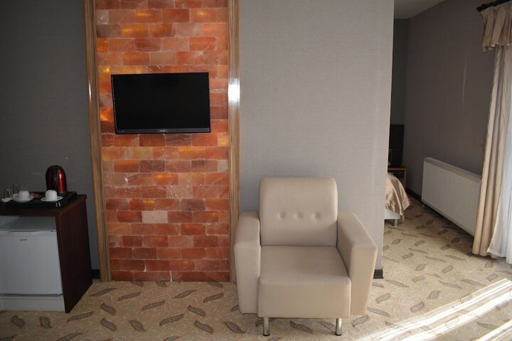 Room 23 of 68