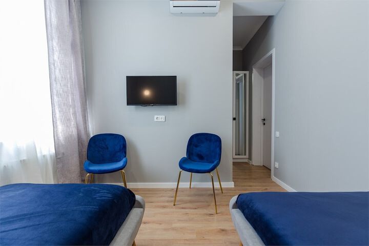 Room 2 of 13