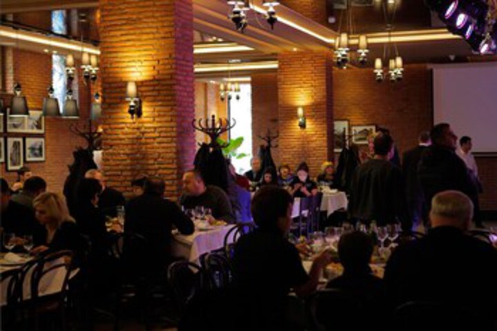 Dining 7 of 27