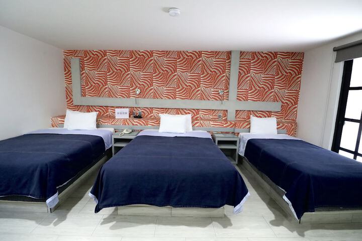 Room 6 of 45