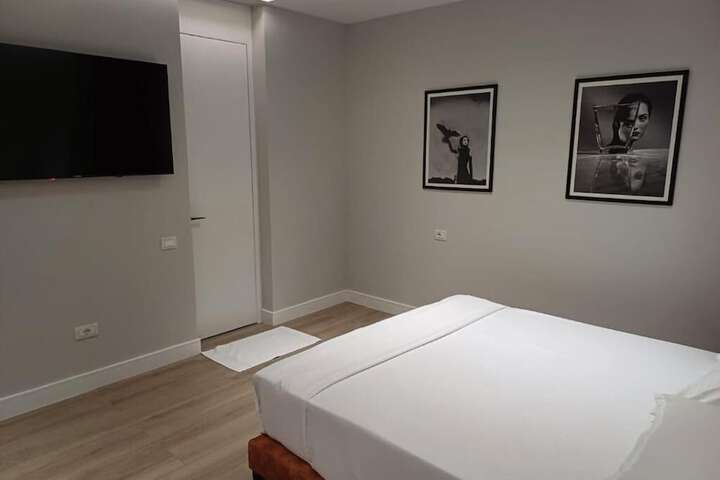 Room 30 of 132