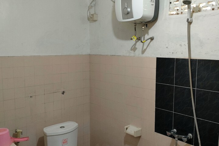Room 14 of 16