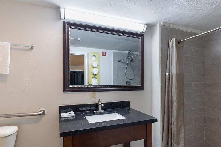 Room 17 of 29
