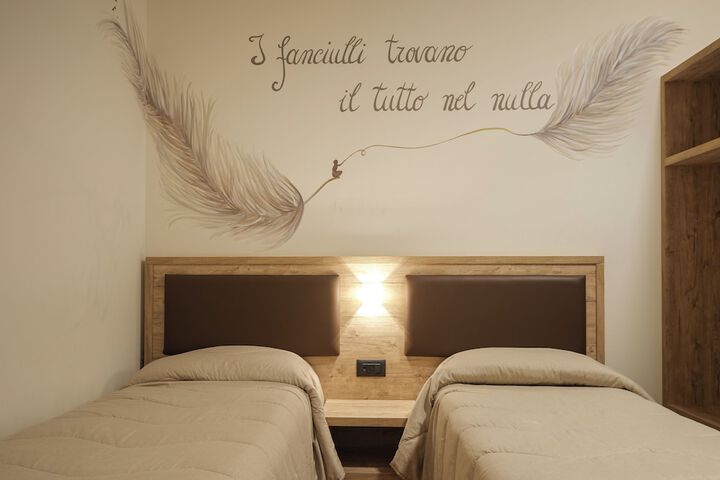 Room 19 of 79