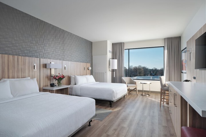 Room 4 of 12