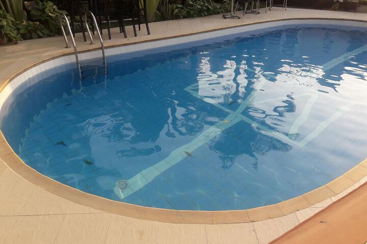 Pool 39 of 60