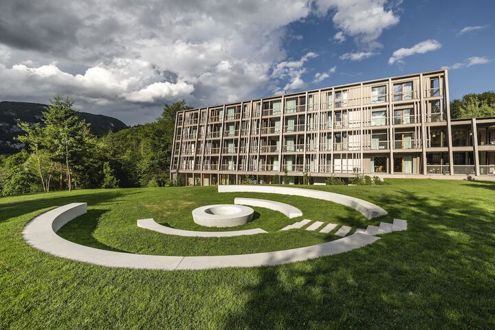 Hotel 82 of 85