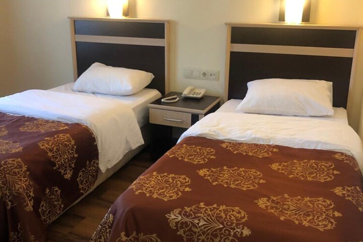 Room 10 of 35