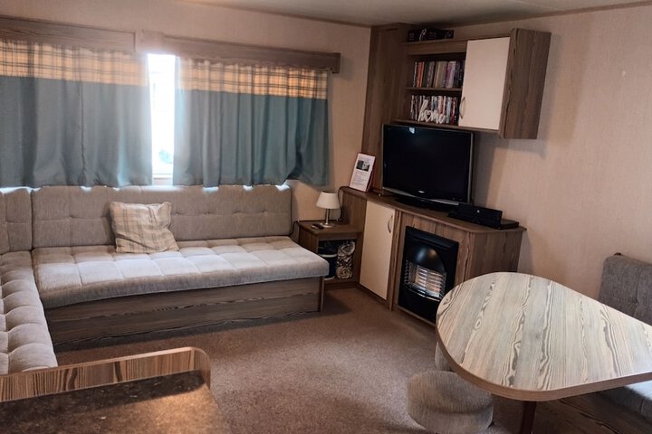 Room 6 of 25