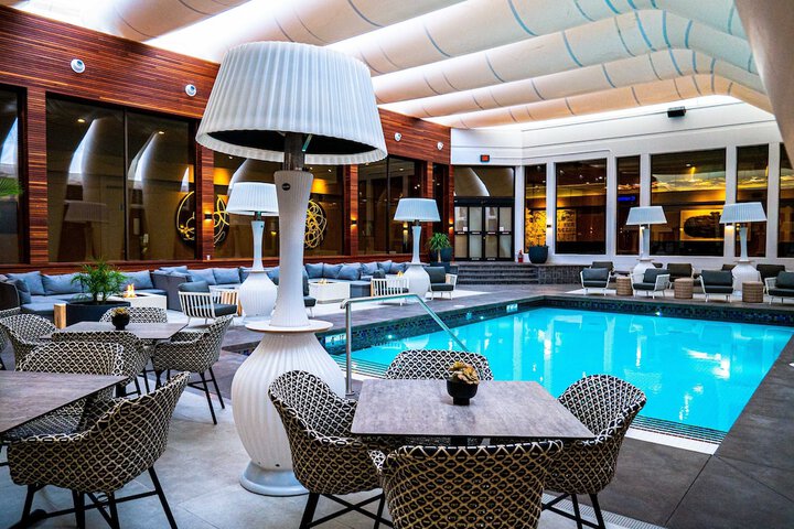 Poolside bar
