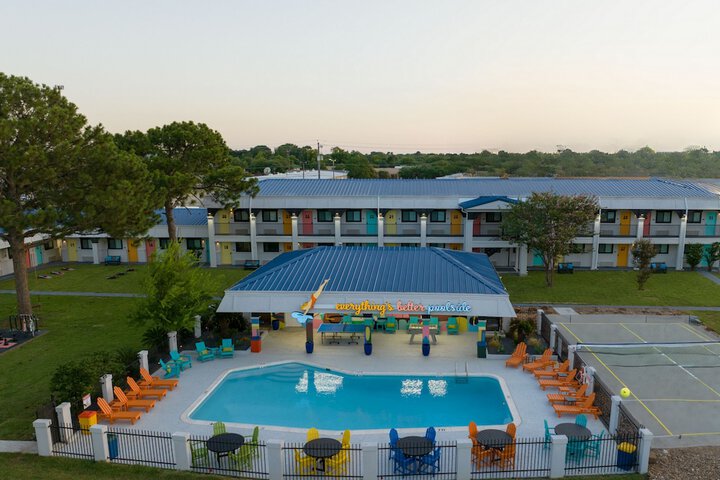 Tennis court