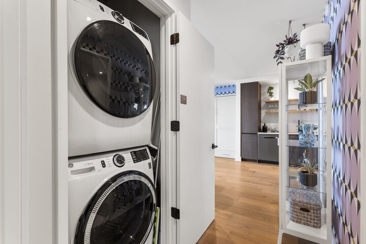 Laundry 709 of 860