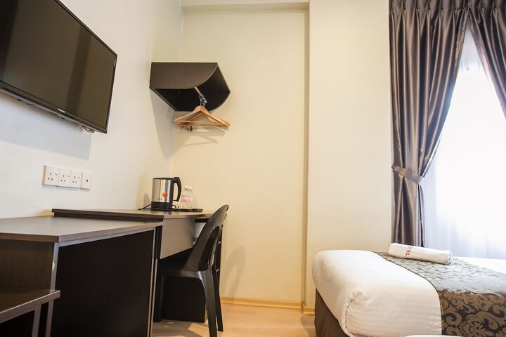 Room 6 of 38