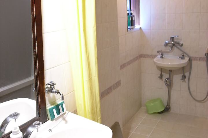 Room 8 of 20