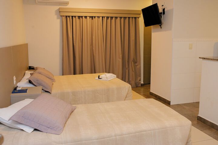 Room 3 of 49