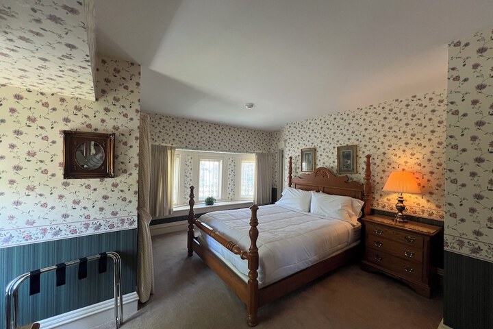Room 13 of 84