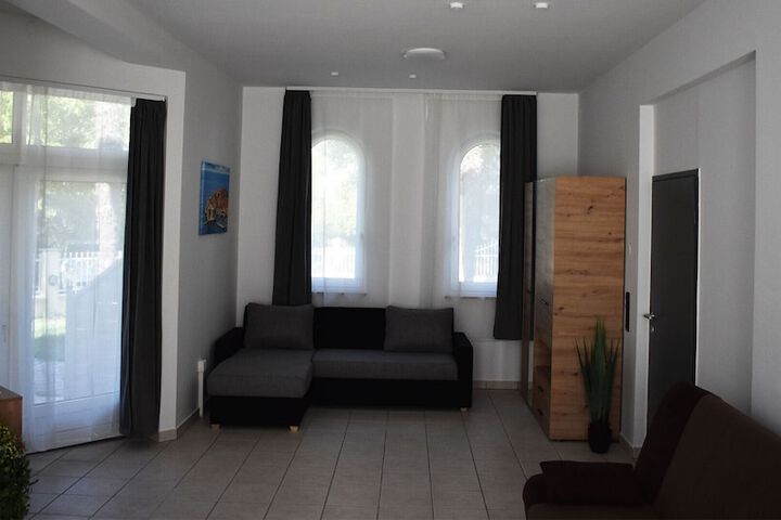 Room 14 of 40