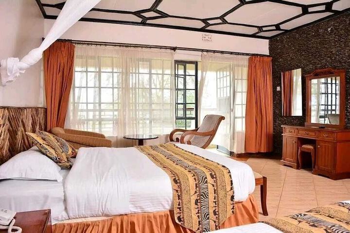 Room 6 of 25