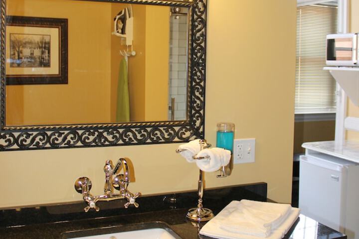 Premium Double Room Private Bathroom City View 205 Council Room (114 of 132)