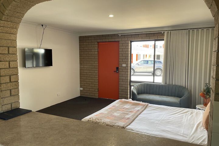 Room 3 of 31