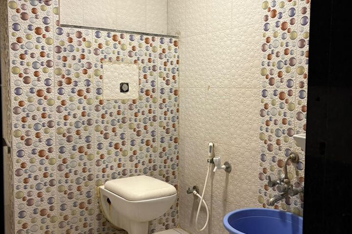 Room 16 of 18