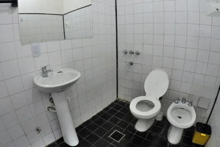 Room 10 of 25