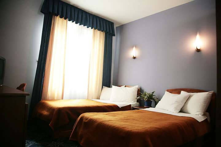 Room 16 of 76