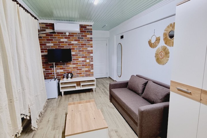 Room 10 of 26