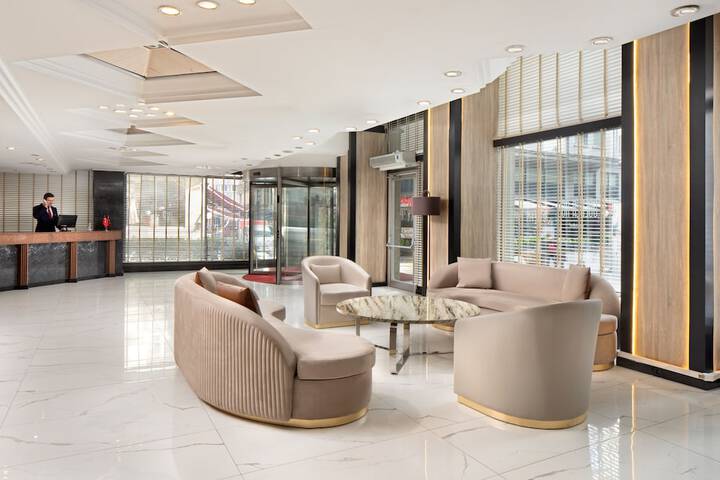 Guest Lobby