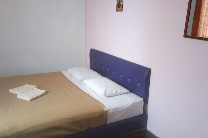 Room 10 of 36