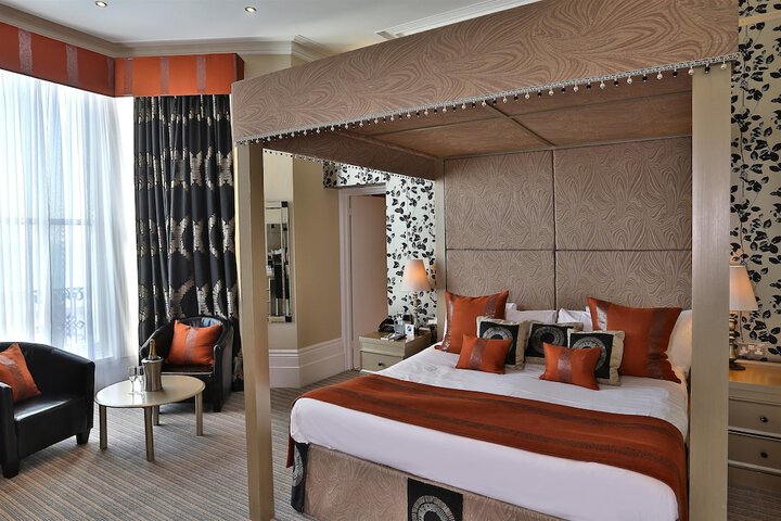 Room 8 of 73