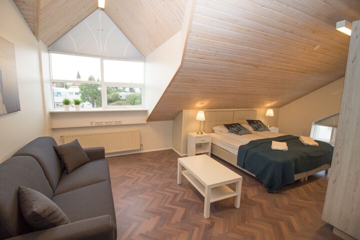 Room 3 of 29
