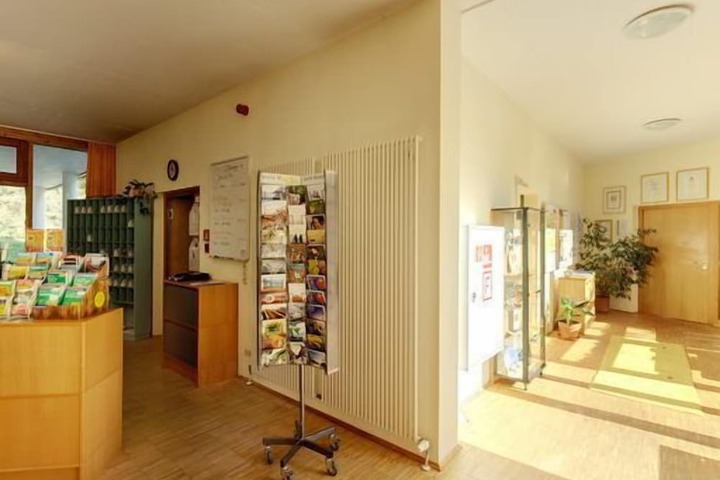 Entrance & Lobby