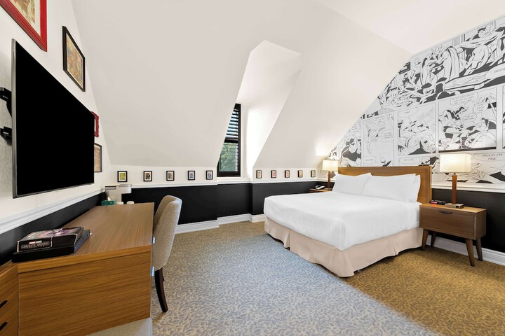 1 Queen Bed (3 of 16)