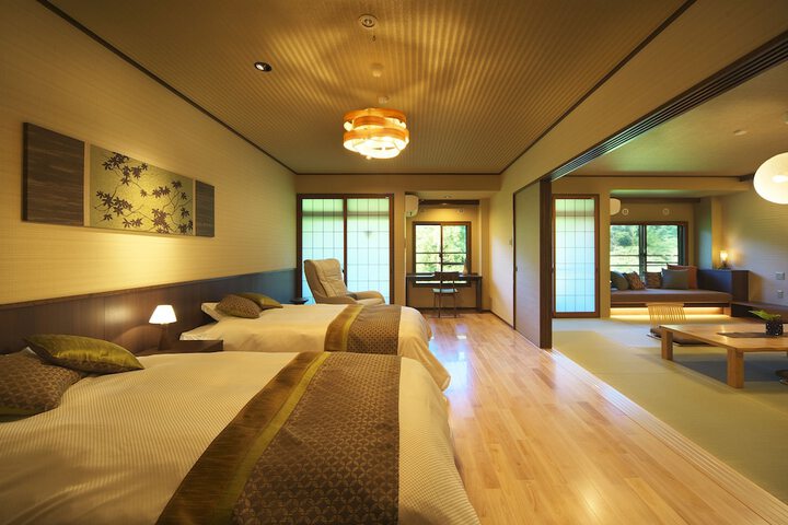 Room 3 of 37