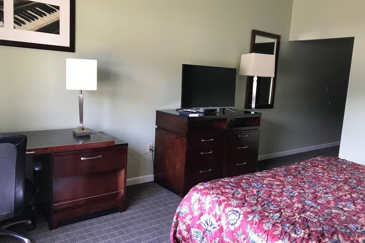 Room 7 of 19