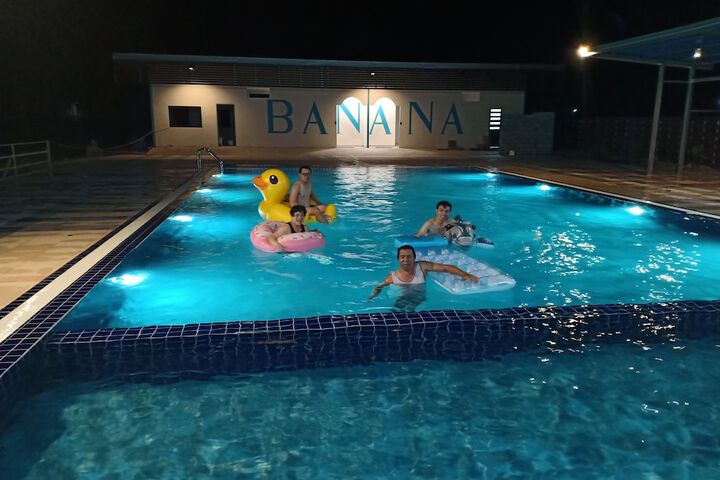 Pool 15 of 38