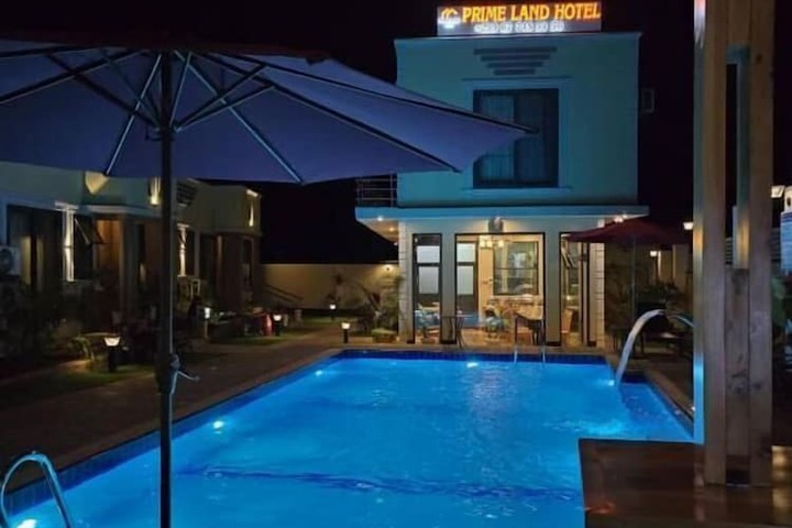 Pool 13 of 39