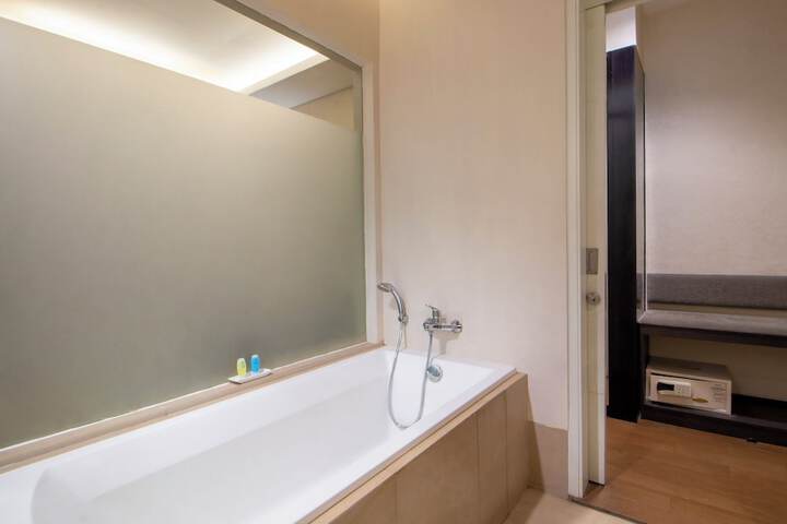 Room 14 of 26