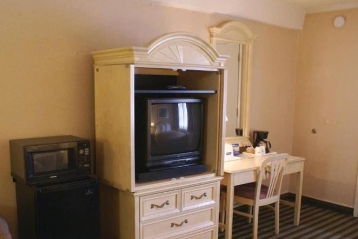 Superior 2 Queen Beds (12 of 16)