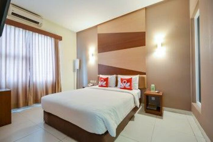 Room 13 of 44