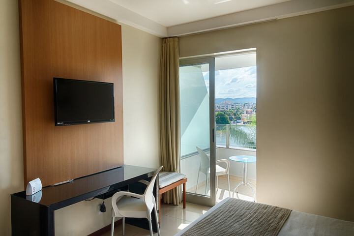 Room 9 of 36
