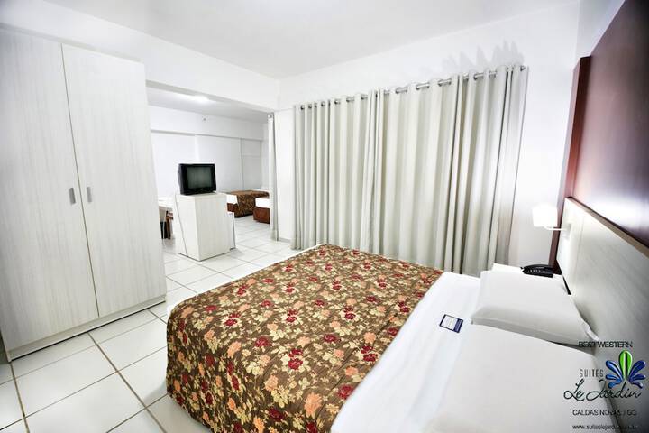 Room 5 of 93