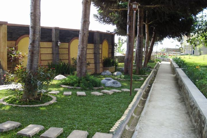 Hotel Exterior 74 of 97