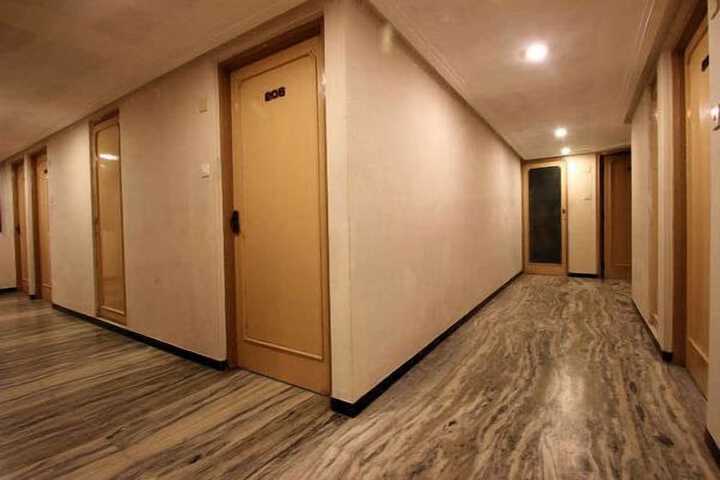 Ballroom/Hall 30 of 38