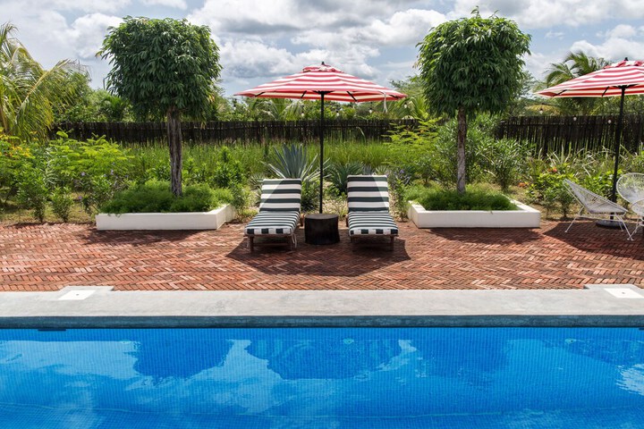 Sundeck 57 of 61