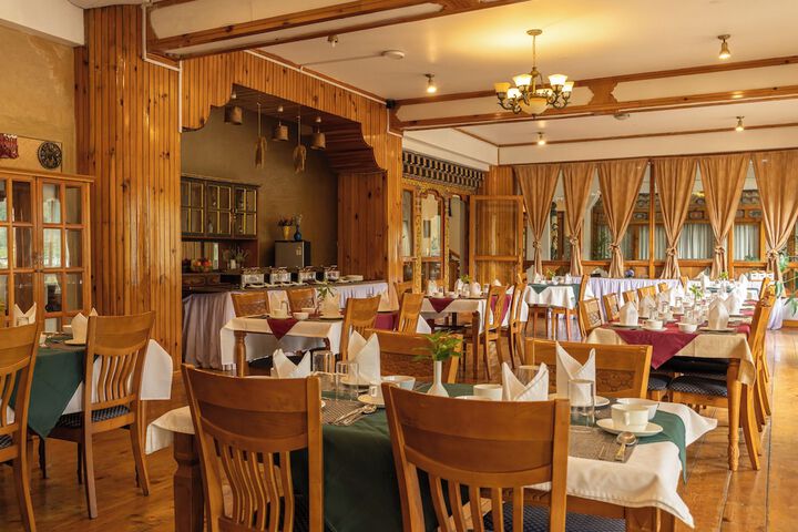 Dining 87 of 140