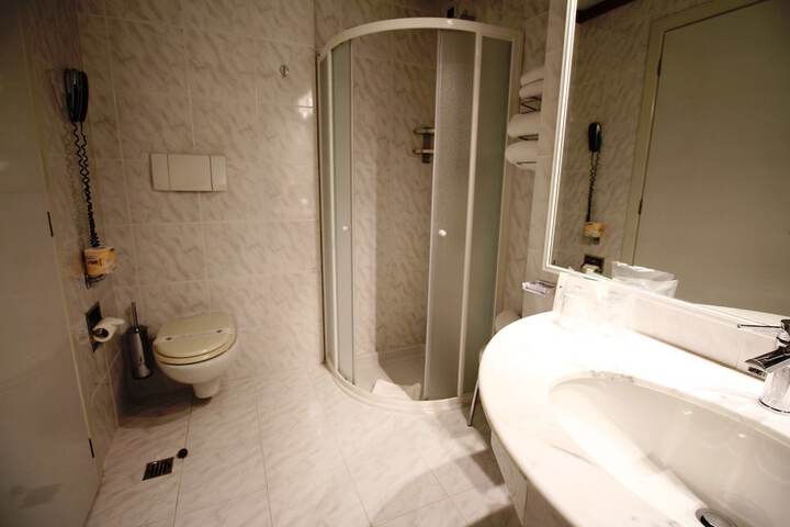 Room 60 of 90